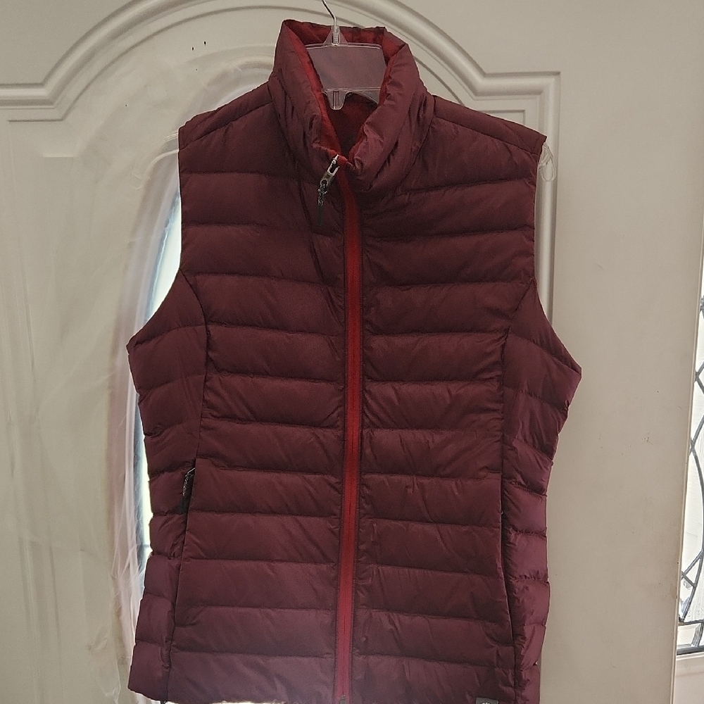 REI Women's Maroon Puffer Vest